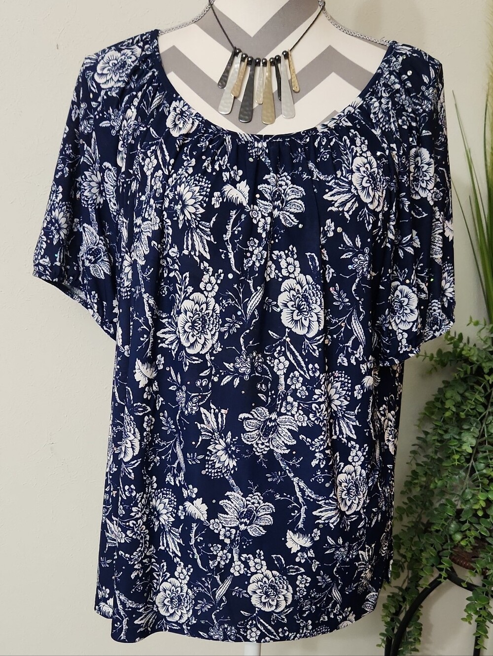 Rebecca Malone Women's Navy Blue Floral Short-Sleeve Blouse